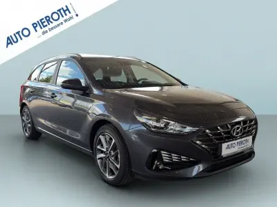 Gebraucht Hyundai i30 Trend 160 PS (117 kW) 2023 Schwarz Kombi