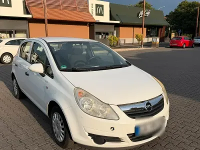 Gebraucht Opel Corsa 60 PS (44 kW) 2009 Weiß Kleinwagen