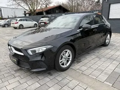 Gebraucht Mercedes A200 Progressive 163 PS (119 kW) 2019 Schwarz Limousine