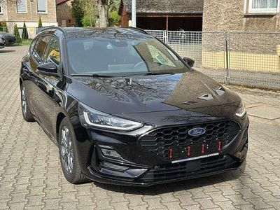 Schwarz Gebraucht 2025 Ford Focus ST-Line X Kombi | 26.599 € (Fairer Preis)