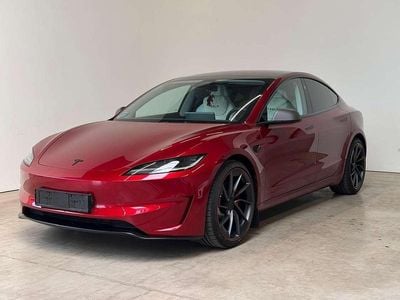 Begagnad Tesla Model 3 Performance 377 kW (513 HK) 2025 Röd Sedan