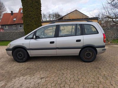 Gebraucht Opel Zafira 101 PS (74 kW) 2002 Silber Van / Kleinbus