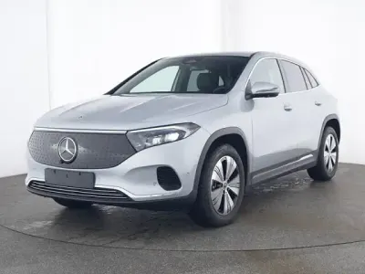 Gebraucht Mercedes EQA250 139 kW (190 PS) 2025 Metalliclack hightechsilber SUV