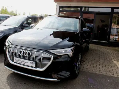 Gebraucht Audi e-tron S-Line 300 kW (408 PS) 2022 Schwarz SUV