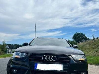 Schwarz Gebraucht 2012 Audi A4 S-Line Kombi | 9.444 € (Fairer Preis)