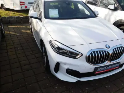 Gebraucht BMW 118 M Sport 136 PS (100 kW) 2021 Alpinweiß ii Limousine