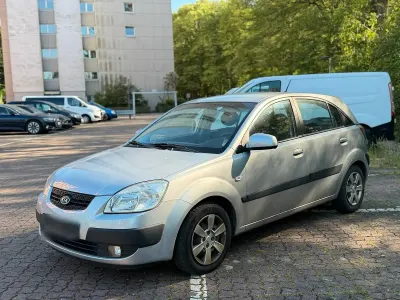 Gebraucht Kia Rio 97 PS (71 kW) 2007 Grau Limousine