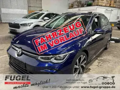 Gebraucht VW Golf VIII Sound 190 PS (139 kW) 2022 Atlantik blue metallic Kombi