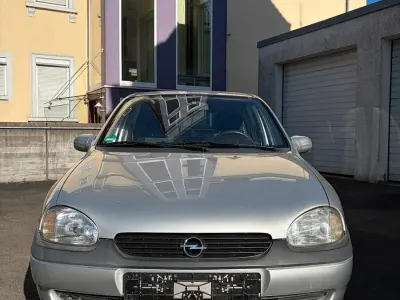 Gebraucht Opel Corsa 54 PS (39 kW) 1999 Silber Kleinwagen