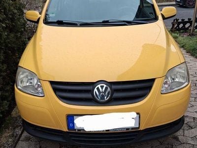 Gebraucht VW Fox 54 PS (39 kW) 2005 Gelb Kleinwagen