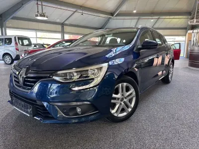 Gebraucht Renault Mégane Business 116 PS (85 kW) 2020 Blau Limousine