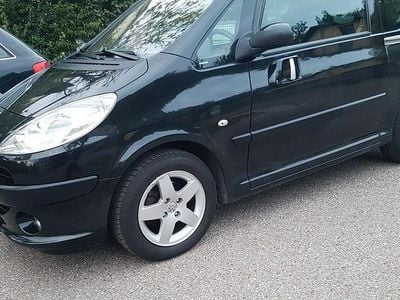 Gebraucht Peugeot 1007 Premium 73 PS (53 kW) 2006 Schwarz Van / Kleinbus