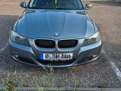 Gebraucht BMW 318 143 PS (105 kW) 2011 Grau Limousine