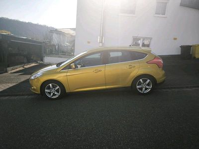 Gebraucht Ford Focus Titanium 150 PS (110 kW) 2011 Gelb Limousine