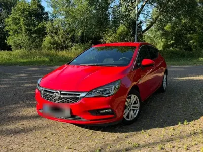 Gebraucht Opel Astra Dynamic 125 PS (91 kW) 2016 Rot Limousine