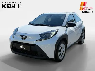 Gebraucht Toyota Aygo X X-play 72 PS (52 kW) 2023 Weiß SUV