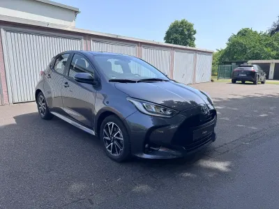 Gebraucht Toyota Yaris Hybrid Team 116 PS (85 kW) 2022 Grau Kleinwagen