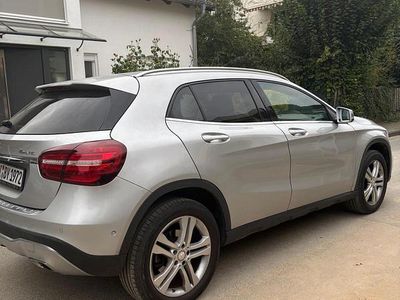 Mercedes GLA220