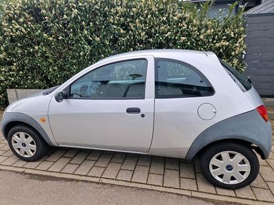 Begagnad Ford Ka 60 HK (44 kW) 2006 Silver Halvkombi