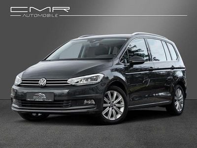 Grau Gebraucht 2022 VW Touran Highline Van / Kleinbus | 29.882 € (Fairer Preis)