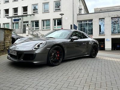 Porsche 911 Carrera 4 GTS