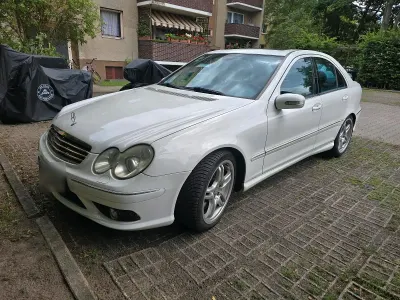 Gebraucht Mercedes C55 AMG AMG 367 PS (269 kW) 2026 Weiß Limousine