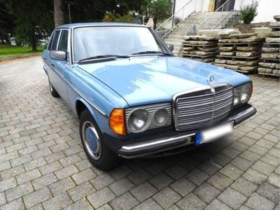Gebraucht Mercedes 300 88 PS (64 kW) 1982 Blau Limousine