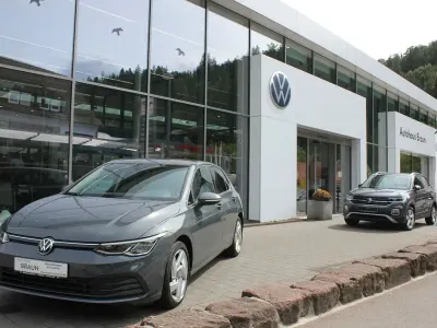 Gebraucht VW Passat 150 PS (110 kW) 2022 Deep black Kombi