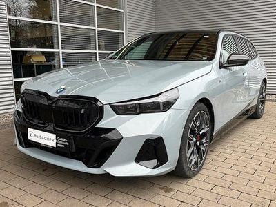 Gebraucht BMW i5 Comfort Edition 250 kW (340 PS) 2025 M brooklyn grau metallic Kombi