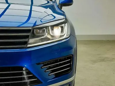 Second-hand VW Touareg Executive 262 CP (192 kW) 2018 Albastru SUV