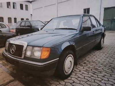 Blau Gebraucht 1986 Mercedes 200 Limousine | 8.300 €