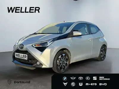 Gebraucht Toyota Aygo X-play 72 PS (52 kW) 2019 Silber Kleinwagen