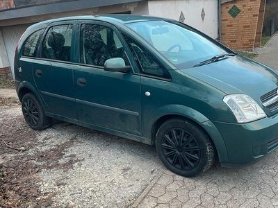 Grün Gebraucht 2003 Opel Meriva Van / Kleinbus | 1.500 € (Fairer Preis)