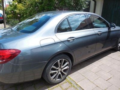 Mercedes E200