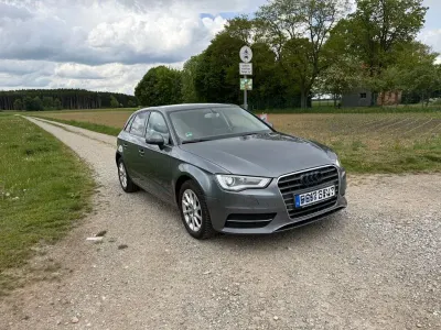 Gebraucht Audi A3 Ambiente 110 PS (80 kW) 2015 Grau Limousine