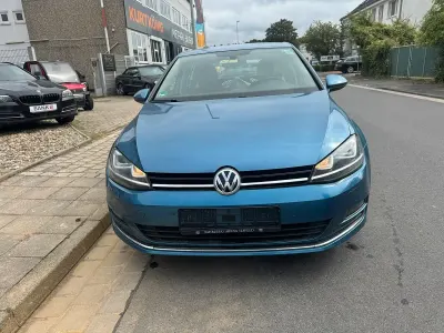 Gebraucht VW Golf VII Highline 140 PS (102 kW) 2013 Blau Limousine