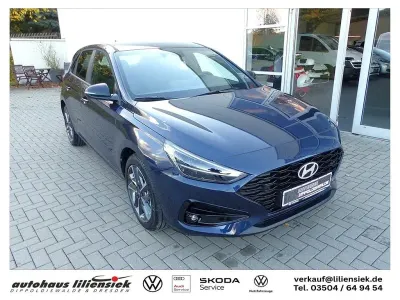 Neu Hyundai i30 Advantage 101 PS (74 kW) 2025 Blau Limousine