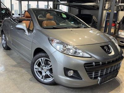Grau Gebraucht 2012 Peugeot 207 CC Allure Cabrio | 5.570 € (Fairer Preis)