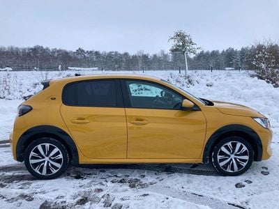Gebraucht Peugeot e-208 100 kW (136 PS) 2021 Gelb Kleinwagen