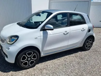 Gebraucht Smart ForFour 71 PS (52 kW) 2015 Weiß Kleinwagen