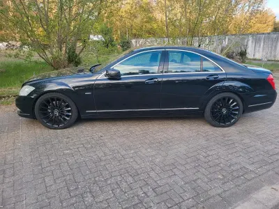 Second-hand Mercedes S350 258 CP (189 kW) 2011 Negru Berlinǎ