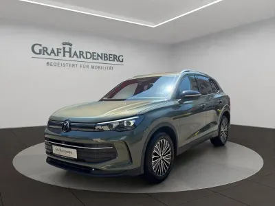 Gebraucht VW Tiguan Goal 150 PS (110 kW) 2025 Grün SUV