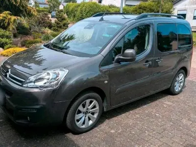 Gebraucht Citroën Berlingo PureTech 110 PS (80 kW) 2017 Braun Van / Kleinbus