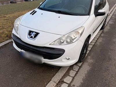 Gebraucht Peugeot 206 Style 60 PS (44 kW) 2011 Weiß Limousine