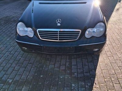 Gebraucht Mercedes C200 Avantgarde 163 PS (119 kW) 2004 Schwarz Limousine
