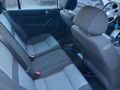 Weiß Gebraucht 2004 VW Golf IV Kombi | 980 € (Guter Preis)