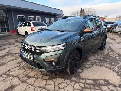 Grün Gebraucht 2024 Dacia Sandero Extreme Limousine | 15.990 € (Fairer Preis)