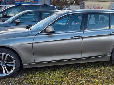 Gebraucht BMW 320 Sport Line 190 PS (139 kW) 2016 Grau Kombi