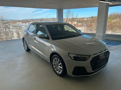 Używany Audi A1 Sportback 95 KM (69 kW) 2025 Srebrny Hatchback