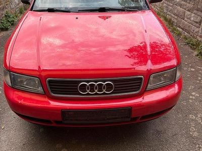 Używany Audi A4 101 KM (74 kW) 1998 Czerwony Kombi